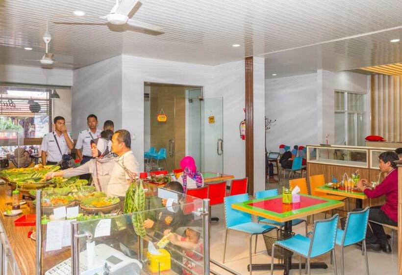 Pension Reddoorz Near Pasar Baru Bandung