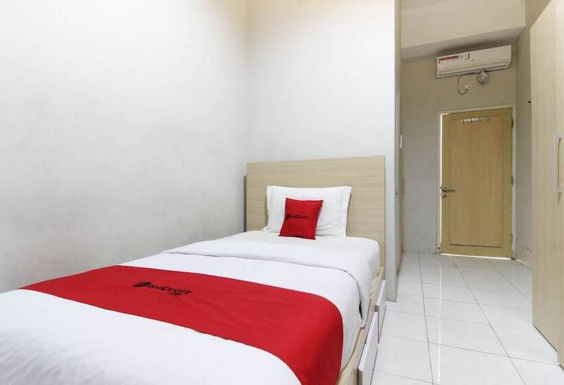 פנסיון Reddoorz Plus Near Upn Jogjakarta 2