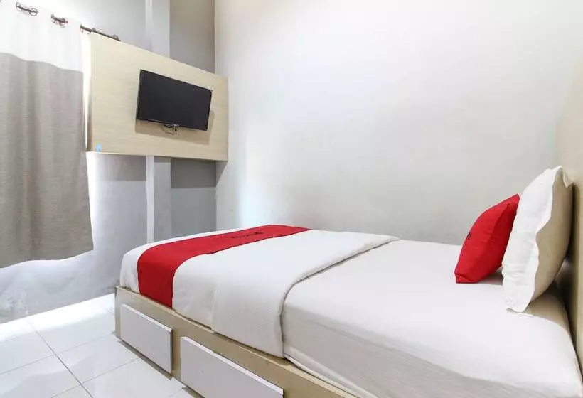 ペンション Reddoorz Plus Near Upn Jogjakarta 2