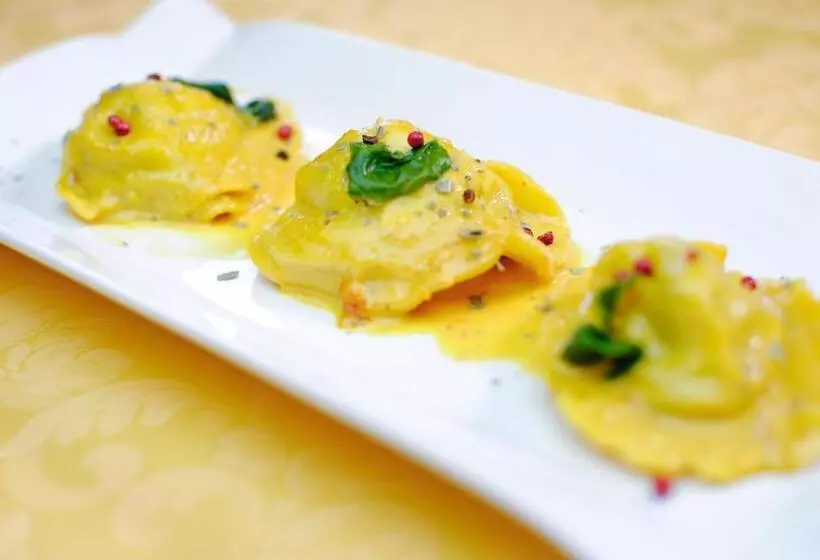 هتل &ristorante Miramonti Palazzo Storico