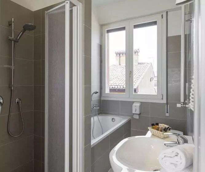 Nuovo Hotel Del Porto