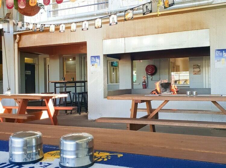 The Australian Hotel St George