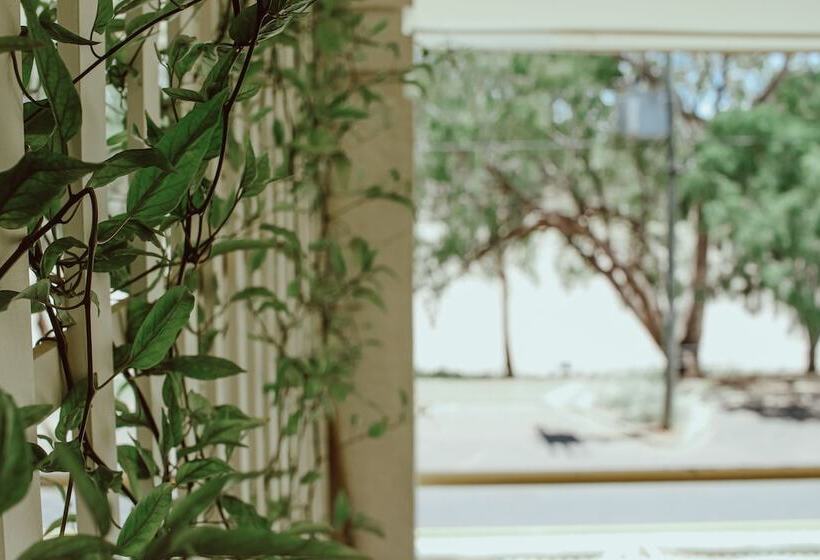 The Australian Hotel St George