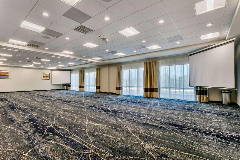 فندق Comfort Suites North Tupelo