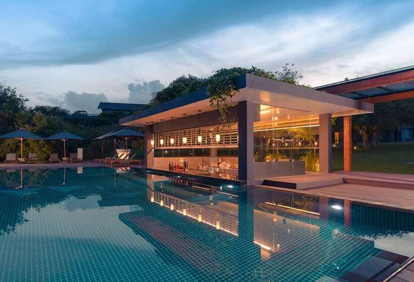 Doubletree By Hilton Weerawila Rajawarna Resort