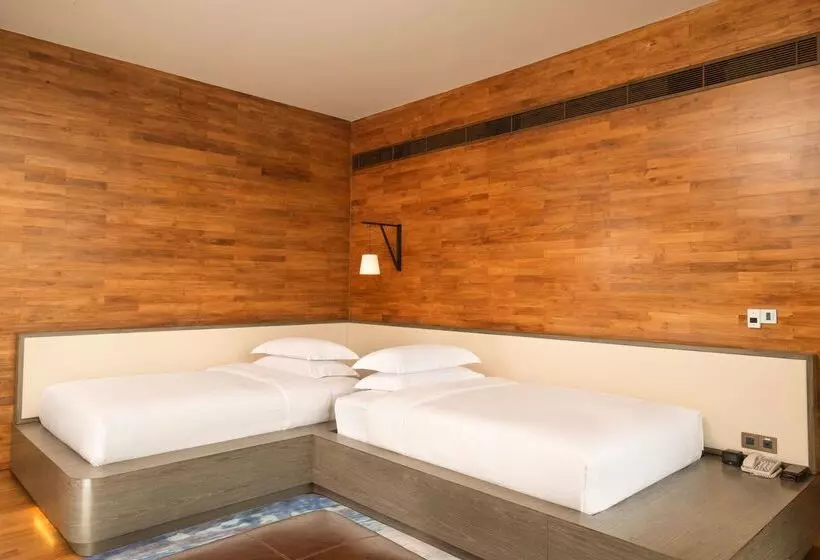 Doubletree By Hilton Weerawila Rajawarna Resort