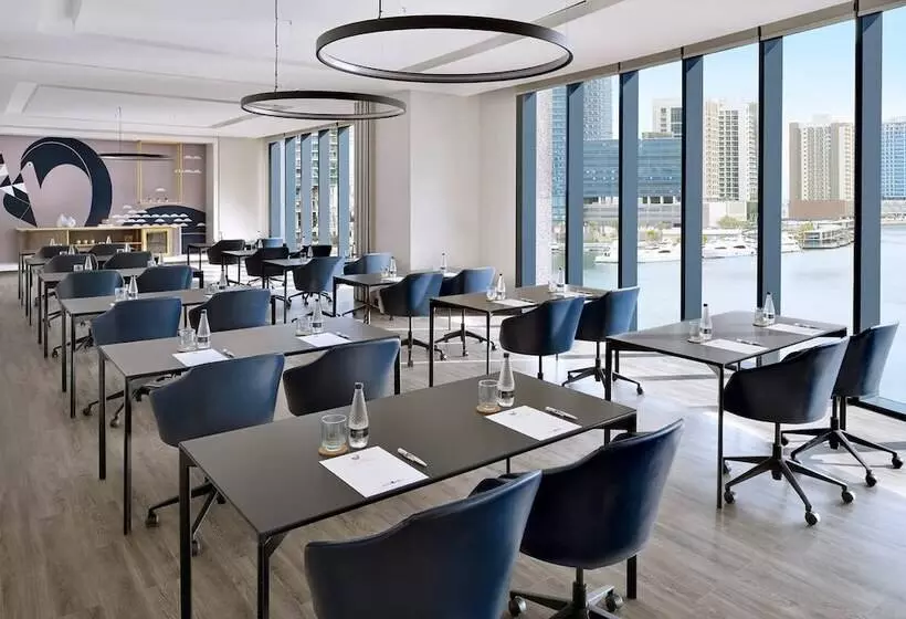هتل Indigo Dubai Downtown, An Ihg