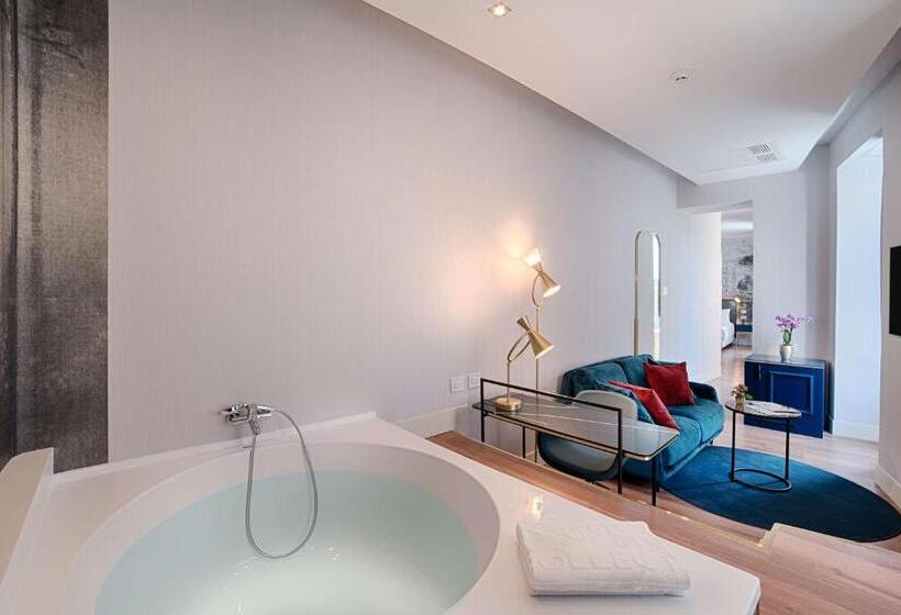 هتل NH Collection Roma Fori Imperiali