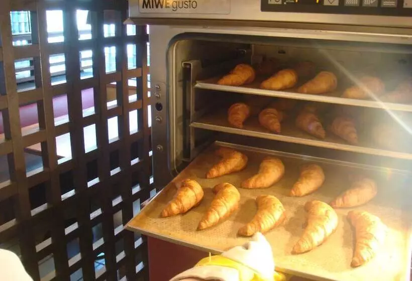 Отель Osaka Tokyu Rei