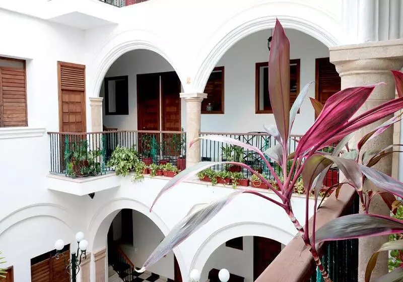 هتل Mision Campeche