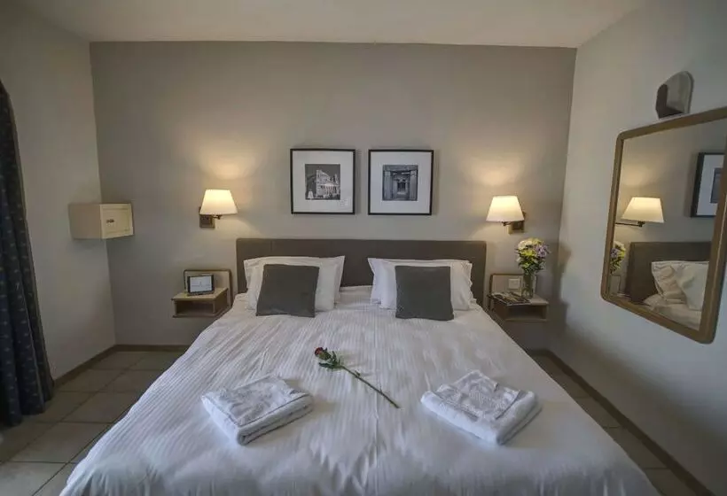 هتل Sliema Chalet