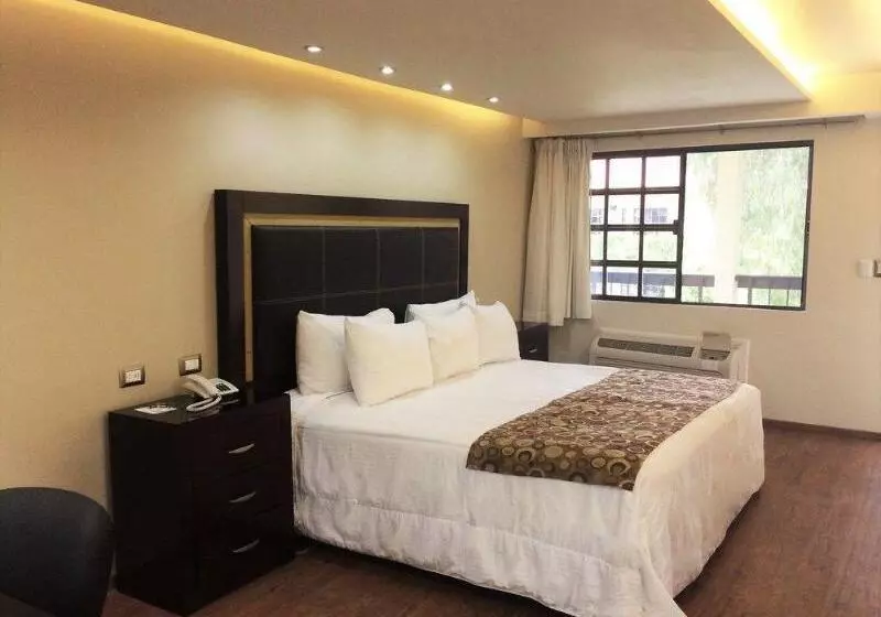 Quinta Dorada Hotel & Suites