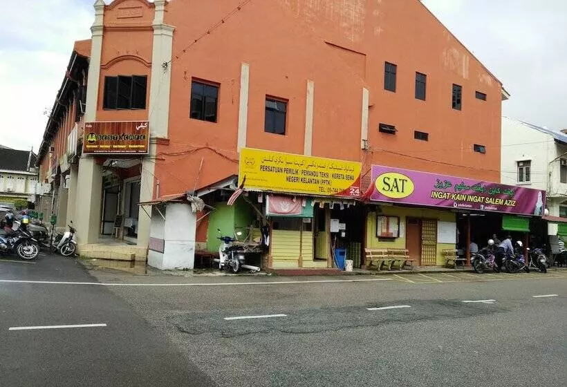 Diyana Budget Hotel   Hostel