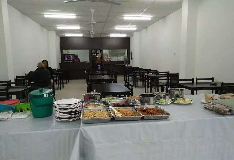 Diyana Budget Hotel   Hostel