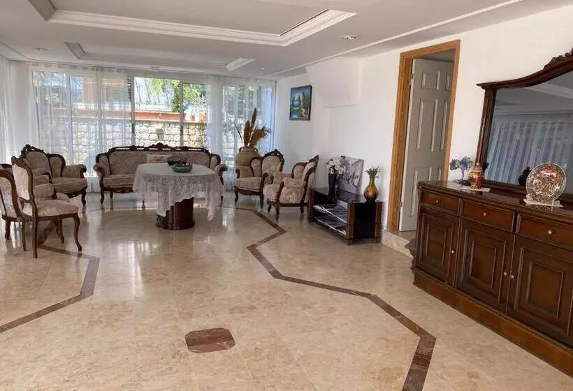 Fora Apart Otel Cesme