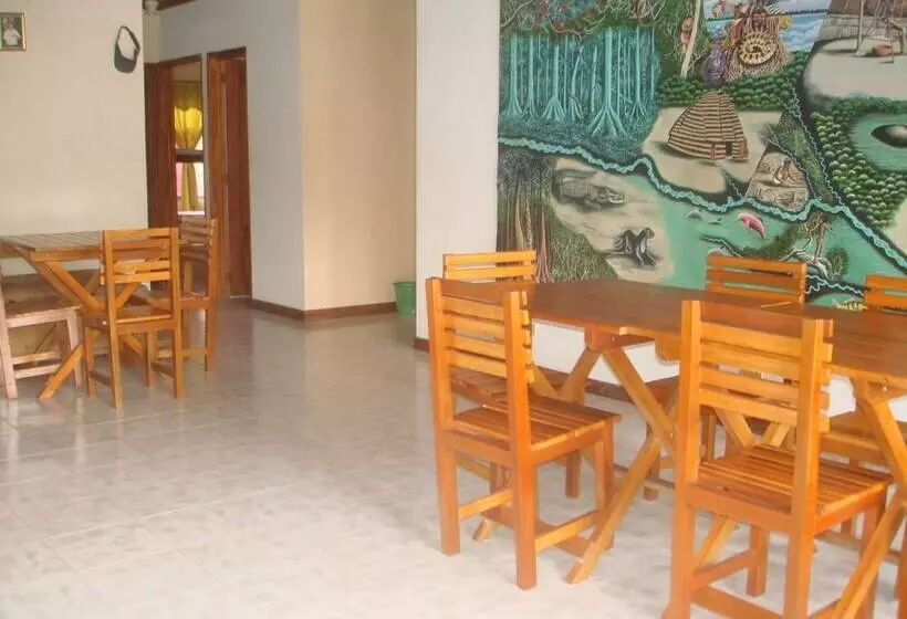Hostal Hippilandia   Hostel