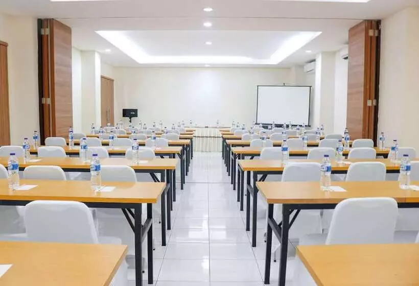 Hotelli Legreen Suite Ratulangi