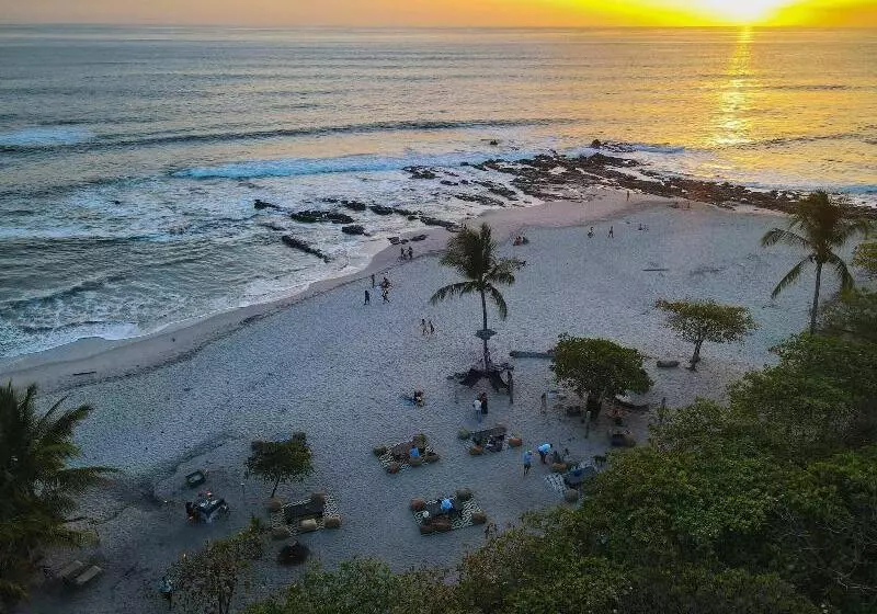 ホテル Nantipa  A Tico Beach Experience