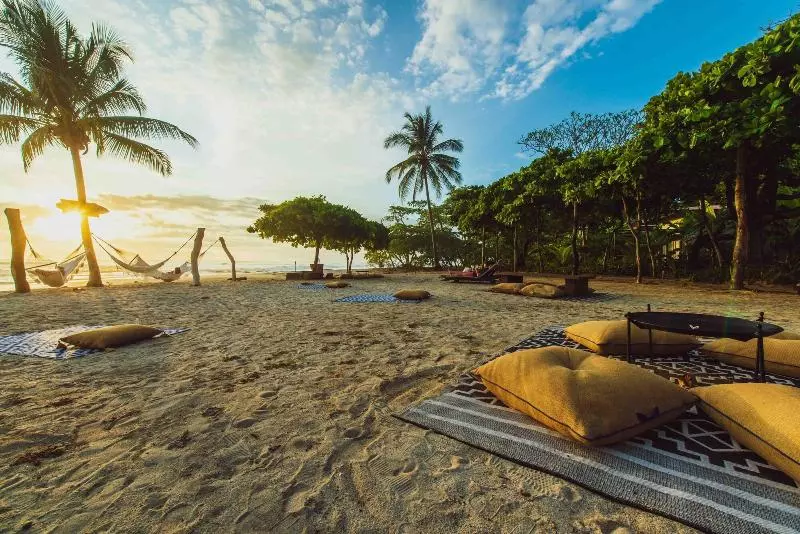 ホテル Nantipa  A Tico Beach Experience