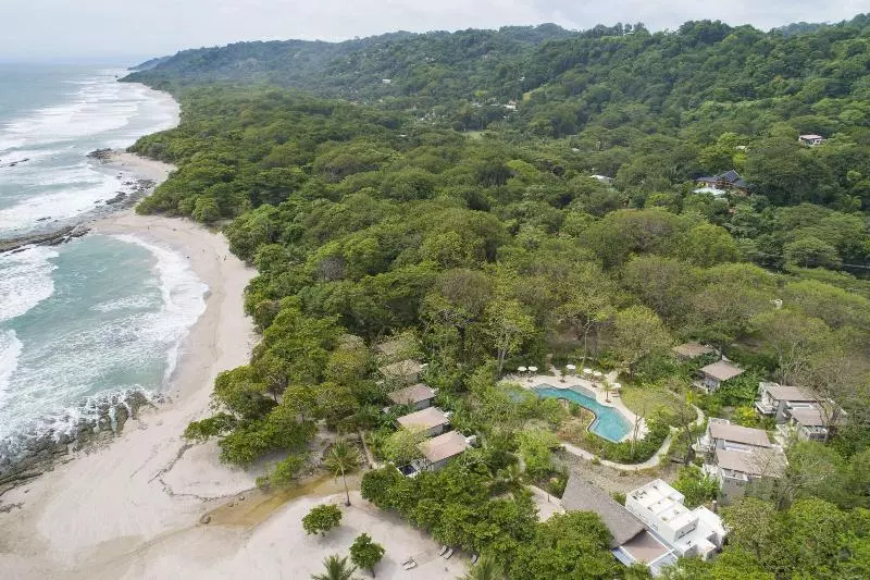 ホテル Nantipa  A Tico Beach Experience