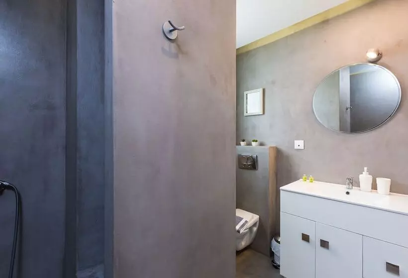 Meltemi Coast Suites