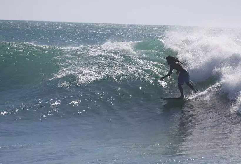 Majatalo Eastwind Surf Camp