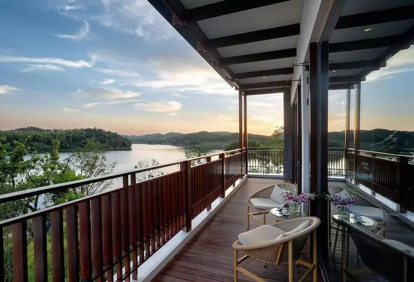 リゾートホテル Wei Retreat Tianmulake