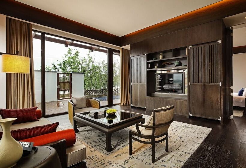 אתר נופש Wei Retreat Tianmulake