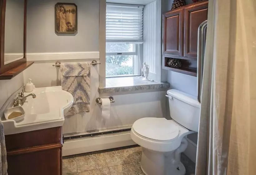 Frush Farm Bed & Breakfast