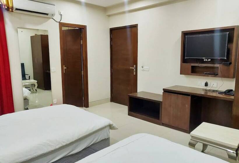 Bodhgaya Seven Inn Hotel N Restaurant