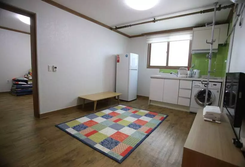Namu Guesthouse & Pension   Hostel