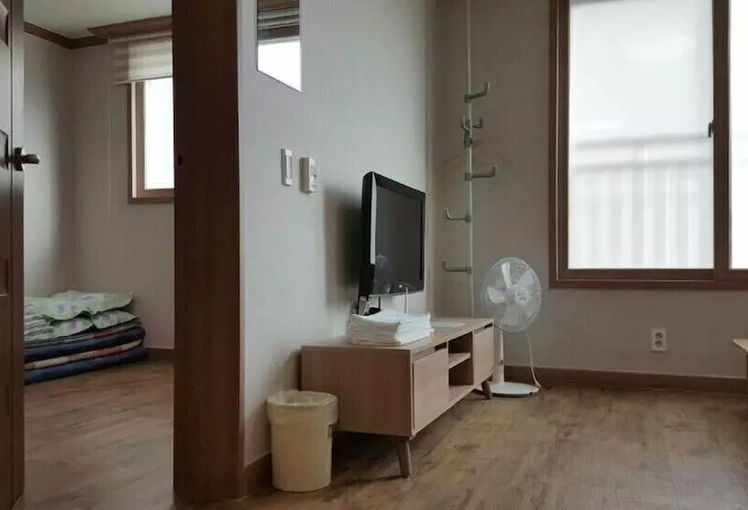 Namu Guesthouse & Pension   Hostel