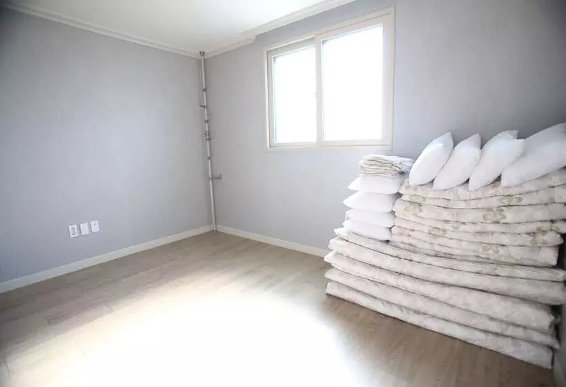 Namu Guesthouse & Pension   Hostel