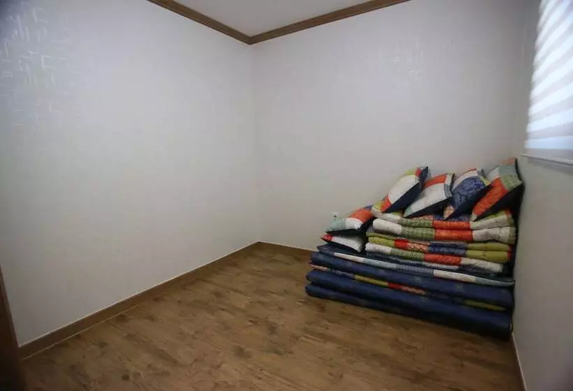 Namu Guesthouse & Pension   Hostel