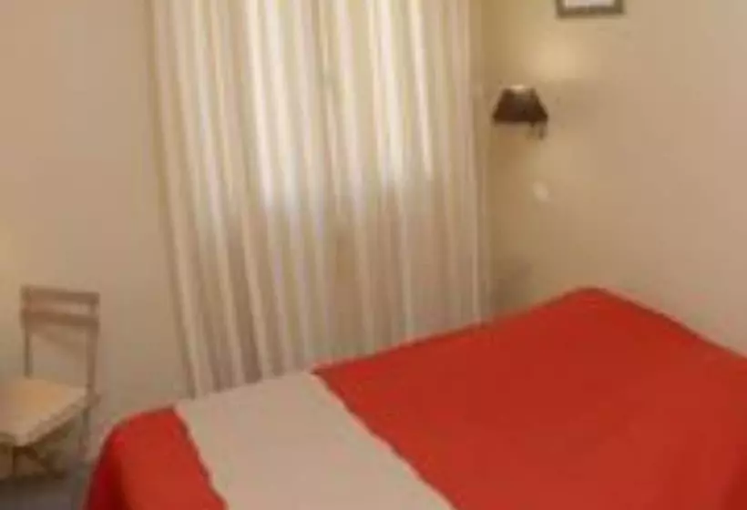 Hotelli Hôtel Les Terrasses Du Rove