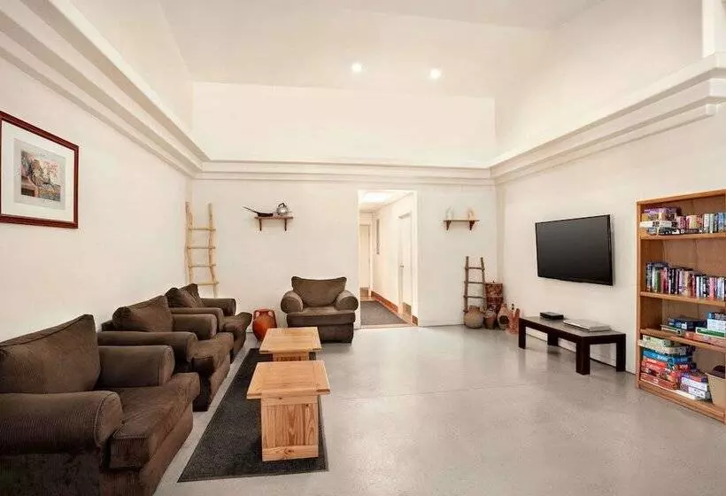 Hotelli Travelodge By Wyndham Guernsey