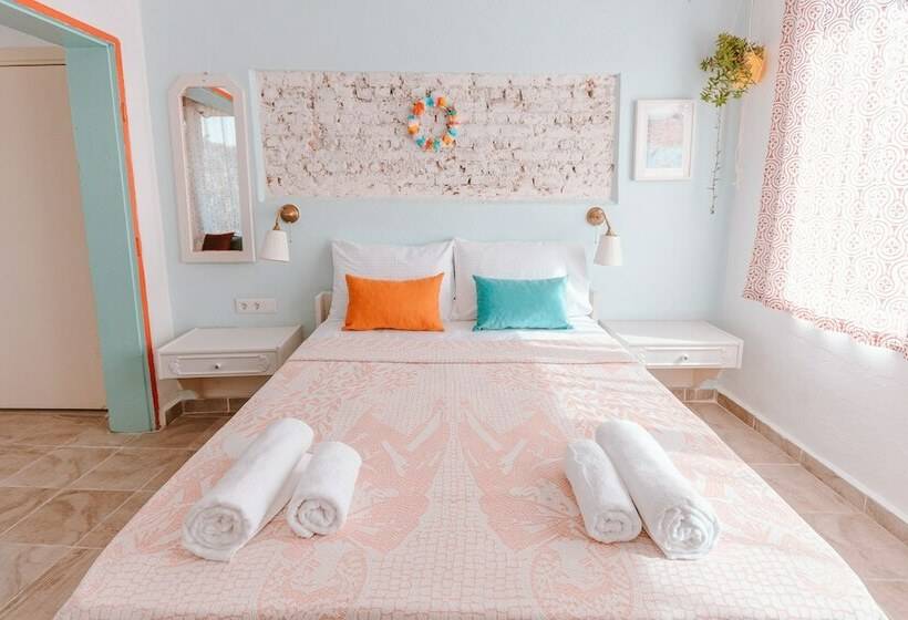 پانسیون Kuytu Terrace