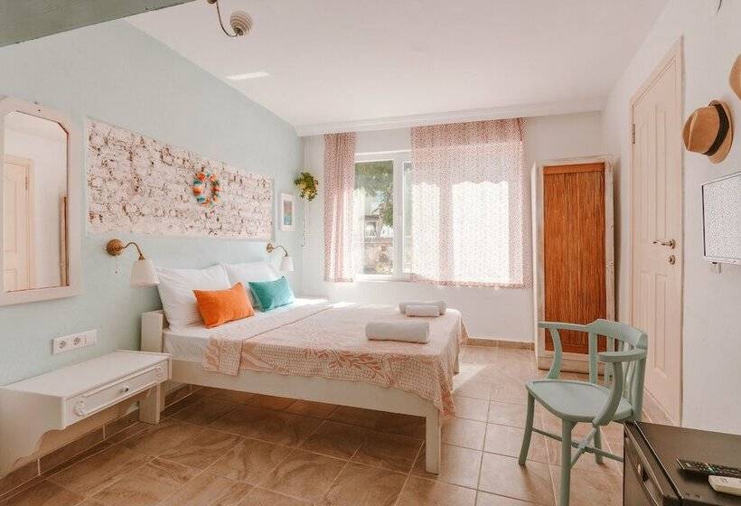 پانسیون Kuytu Terrace