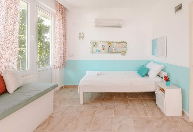 پانسیون Kuytu Terrace