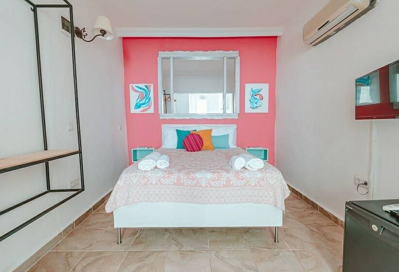 پانسیون Kuytu Terrace