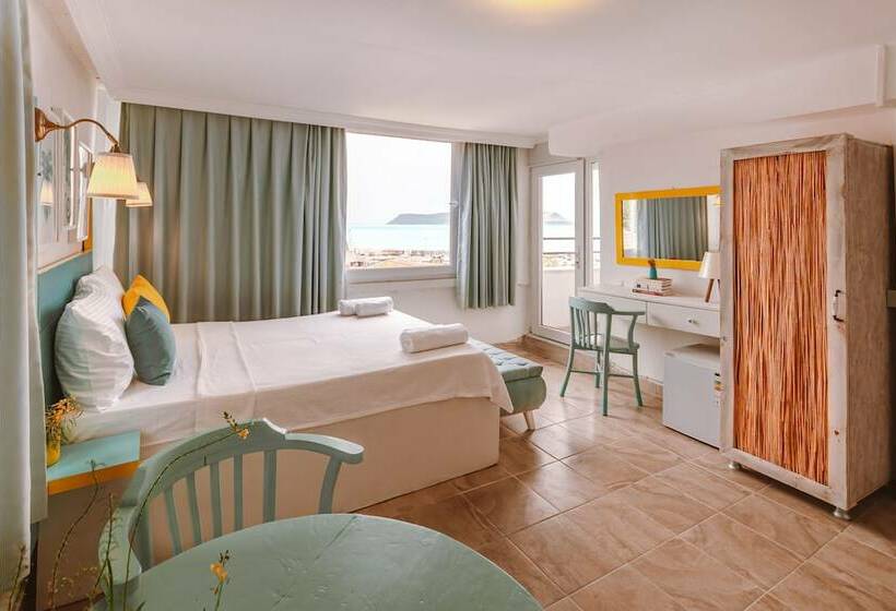 پانسیون Kuytu Terrace