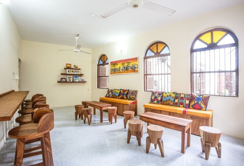 Ten To Ten Stone Town   Hostel