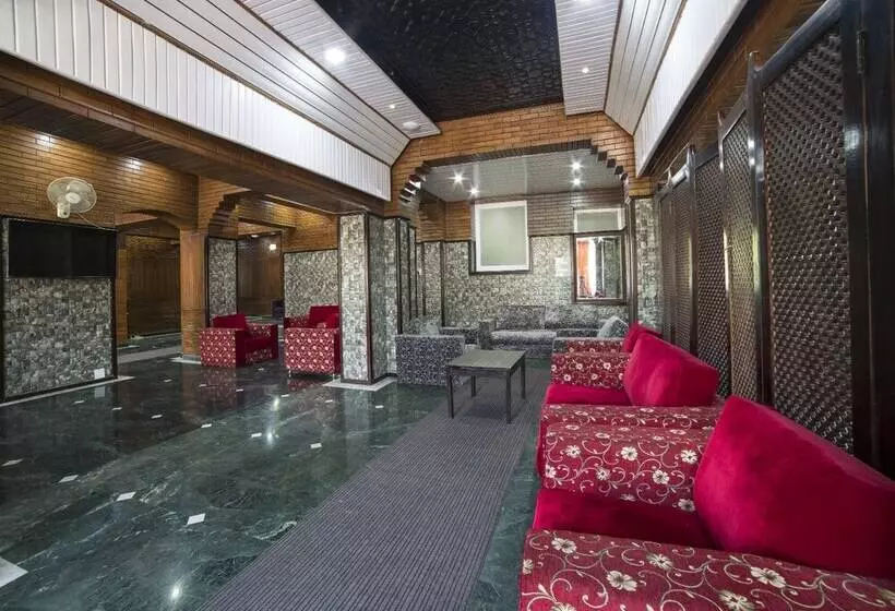 Hotel Pamposh