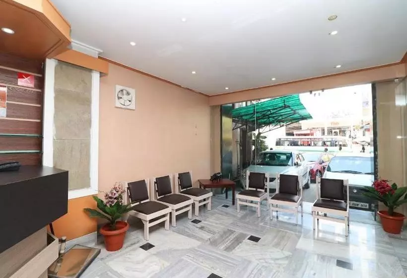 هتل Trimurty International By Oyo Rooms