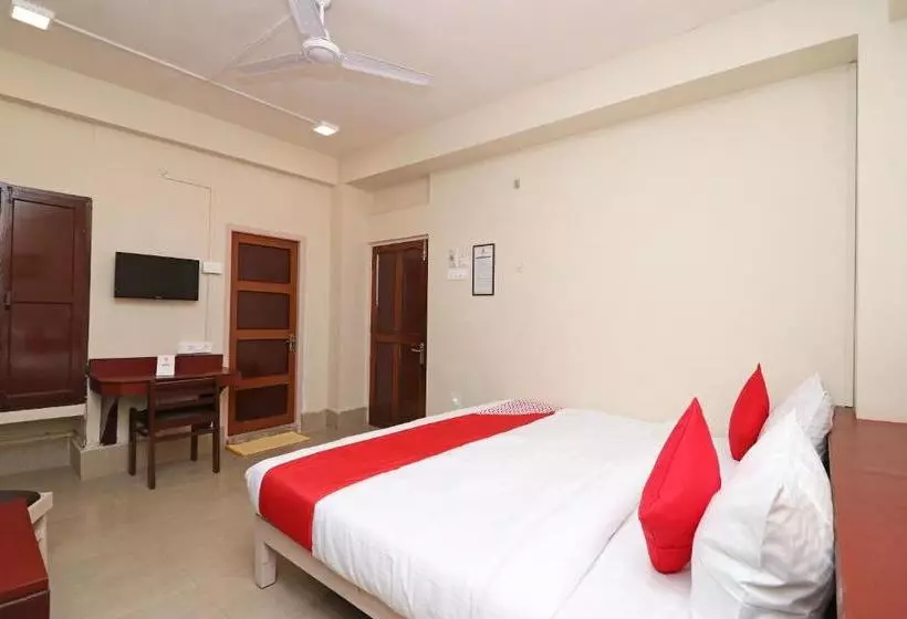 هتل Trimurty International By Oyo Rooms