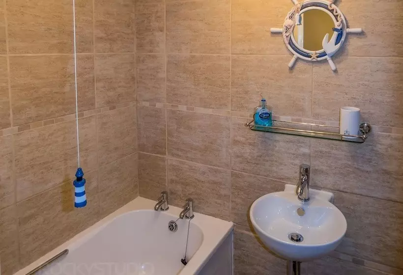 Looe Self Catering