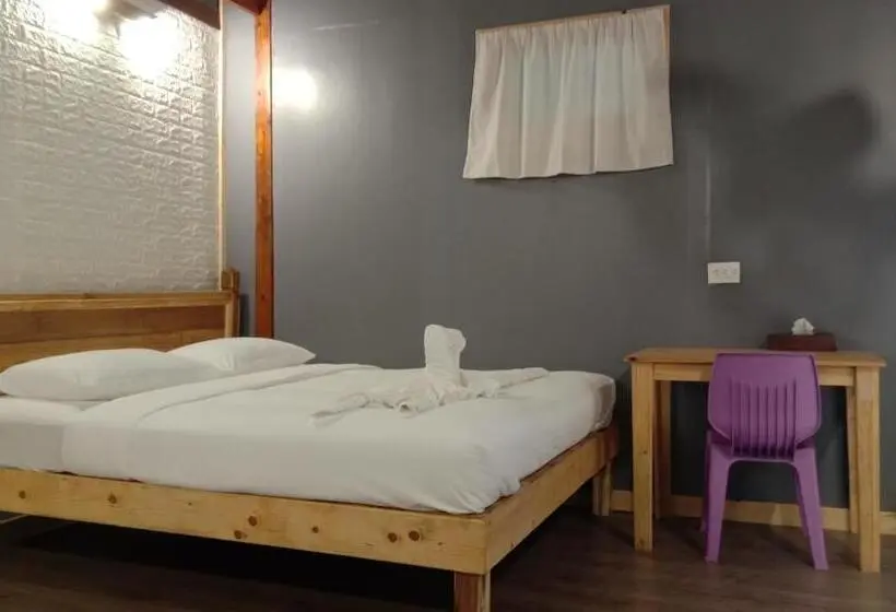 هتل Lazy Hut
