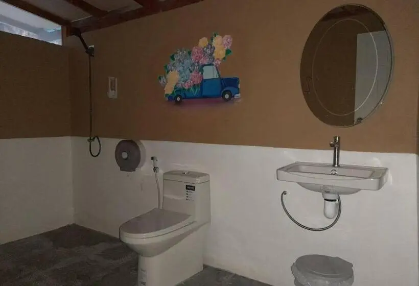 هتل Lazy Hut