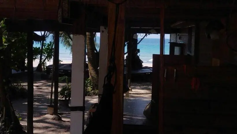هتل Lazy Hut