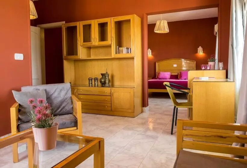 هتل Nemo Dive Club &